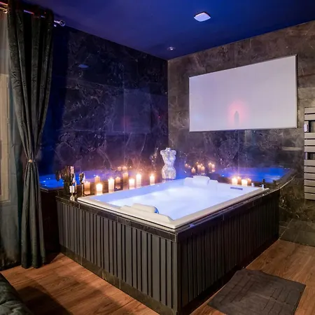 La Des Secrets - Jacuzzi, Clim & Sensualite Les Cabannes